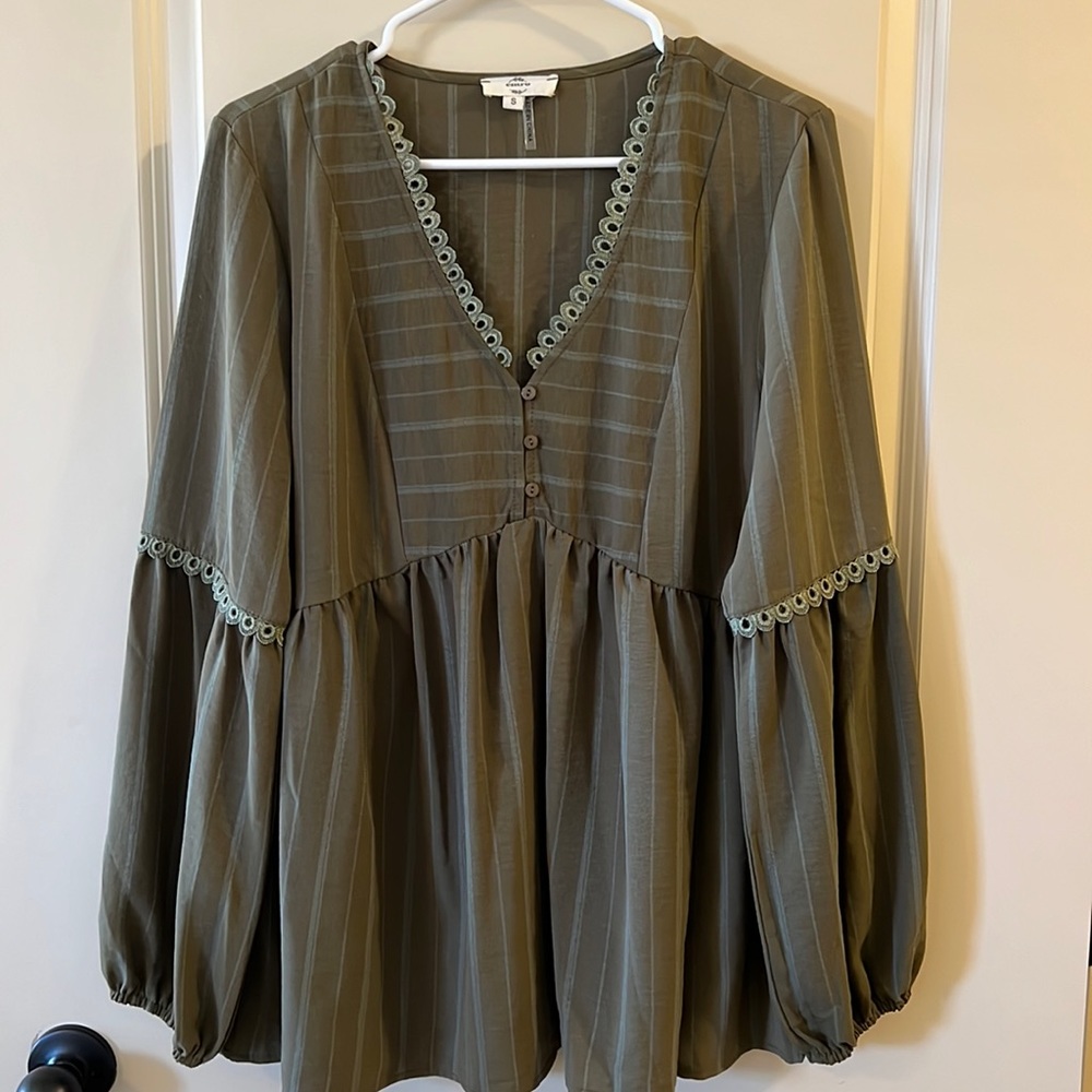 Hunter green entro boutique top
